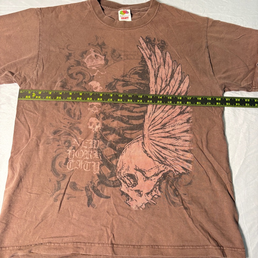 Fruit of the Loom Mens Brown Skull Wing Graphic T-Shirt New York City Large Y2K - Picture 4 of 6